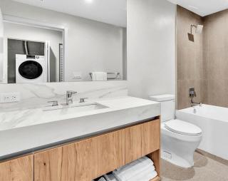 Luxury Downtown One-Bedroom with Rooftop Pool - 2