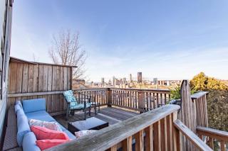 Spacious Studio w Million Dollar City Views - 6