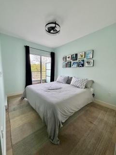 Bright and Convenient Renfrew Collingwood 2 bed 2 bath - 6