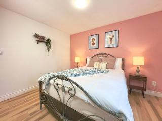 Bright Private Room in Large Home in Port Colborne - 9