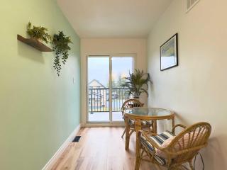 Bright Private Room in Large Home in Port Colborne - 3