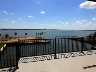 3 BR 3 BA, Lakeside Townhouse mins to Kemah & NASA - 7