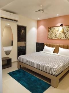 Lalji's Hotel & Restaurant - 4