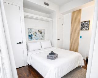 2 Bedroom Condo With City Views and Free Parking - 5