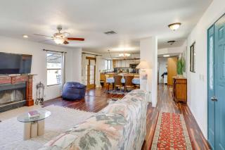 Desert Retreat in Golden Valley Courtyard and Views - 4