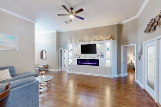 2 Mi to Beach! Group-Friendly Navarre Getaway - 5
