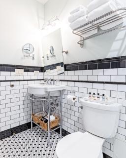 124 Lofts - Downtown Dundee - Walk to Dining - 1