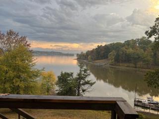 Lakefront condo w private dock and boat ramp - 2