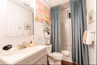 1BR Near Hospitals Walk to Park & Cafés - 8