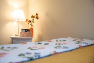 1BR Near Hospitals Walk to Park & Cafés - 5