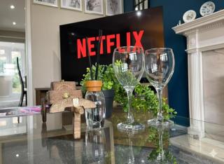 House Sleeps 6 with Garden and Parking - 9