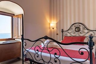 S. Martin Hotel - 9