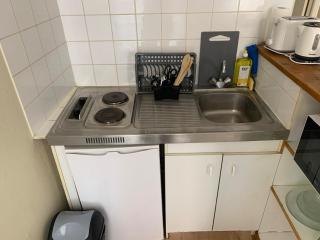 Studio cosy, 2 min à pied du métro 7, accès direct Paris - 7