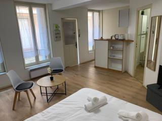 Studio cosy, 2 min à pied du métro 7, accès direct Paris - 6
