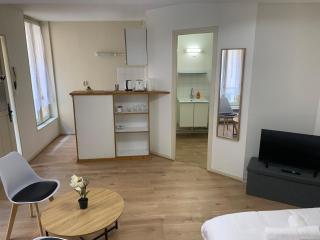 Studio cosy, 2 min à pied du métro 7, accès direct Paris - 5