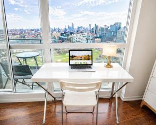 2 Bedroom Condo With City Views and Free Parking - 2