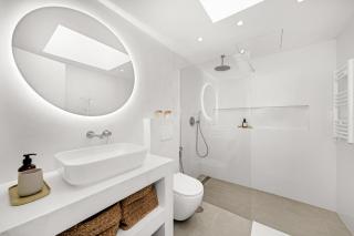 Modern La Quinta Duplex Penthouse w Solarium and BBQ - 2