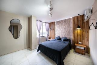 3 bedroom apartment, with arcade machine - 1 block from lleras park p7 - 7