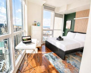 2 Bedroom Condo With City Views and Free Parking - 7