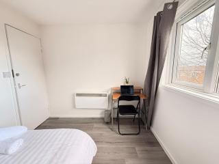 Modern 4 Bed Home Sleeps 6 Parking Garden Newcastle - 6