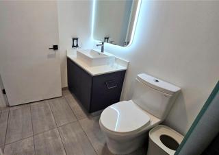 Modern Bayside Studio with Pool and Rooftop Lounge - 2