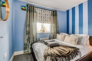 4BD Spacious detached House in Birmingham suitable for Contractors and family's with free parking on private drive sleeps 9 - 5