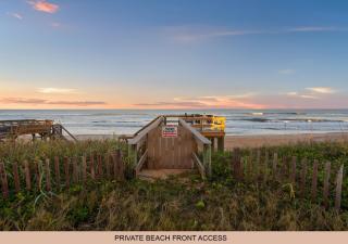 Spacious Coastal Home Steps to Beach w Rooftop, Ocean Views - 9