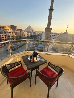 Great Pyramid View Hotel with Balcony Access & free airport pickup-日本語対応-ピラミッドビューお部屋の宿泊-エジプトツアーの手配 - 1