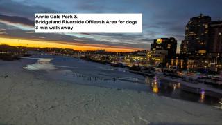 Riverfront Condo - Free Parking, Walk DT, Sleep 4 - 7