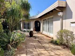 Boho Bliss 3 Bedroom Home with Exceptional Garden - 6