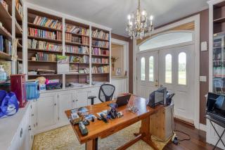 Monroe Manor Inn - 4