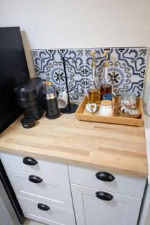 Spacious 2 BR with HotTub Close to Downtown and Beach - 1