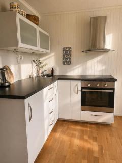 Modern & Cozy Apartment in Quiet Area, Free Parking - 6