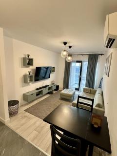 Quiet Modern Apartment near Romexpo - Balcony - 4