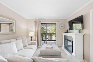 2BR Beach Villa with Balcony Pool Tennis Access - 0