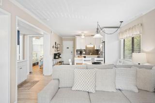 2BR Beach Villa with Balcony Pool Tennis Access - 7