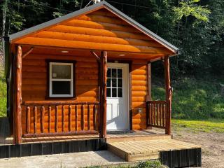 Backwoods Bungalow - 0