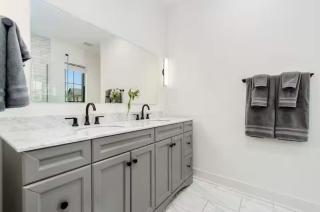 Jungle House Designer Residences - Downtown Columbus - 9