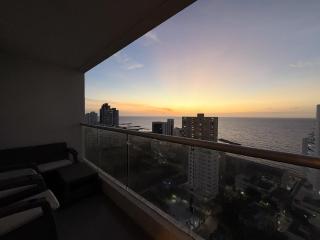 Amplio y Lujoso Apartamento - Vista al mar y Cerca al centro PISO ALTO - 4