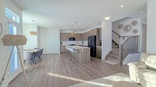 Bright 5BR Family Retreat 15 min to YYC - 3