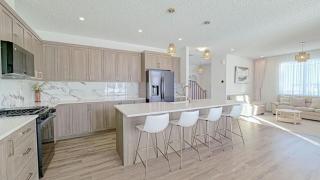 Bright 5BR Family Retreat 15 min to YYC - 9
