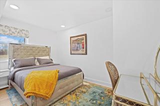 The Cozy DC Den•1 Block 2 Metro•Off Street Parking - 2