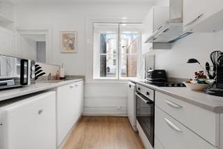 2 Bed Piccadilly Apartment 3 - 5