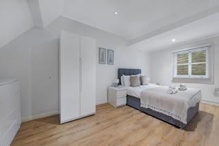 2 Bed Piccadilly Apartment 4 - 3
