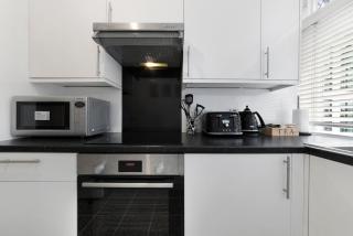 2 Bed Apartment- Central London- Lift Balcony - 1