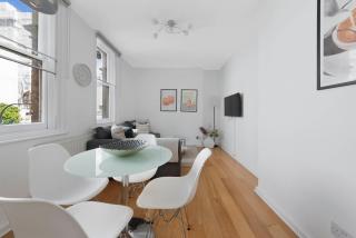 Central London- 1 Bed Apartment - 1