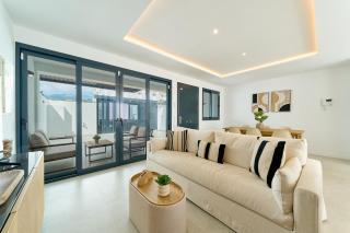 Entire house, rooftop saltwater pool - 3