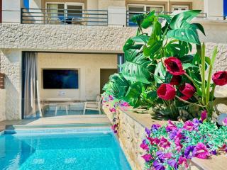 Beachfront Villa Anatoli Sidari with private heated pool by DadoVillas - 3