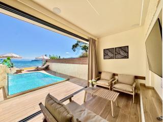 Beachfront Villa Anatoli Sidari with private heated pool by DadoVillas - 5