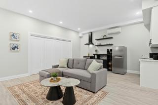 Modern Basement Apartment Close to Little Italy - 3